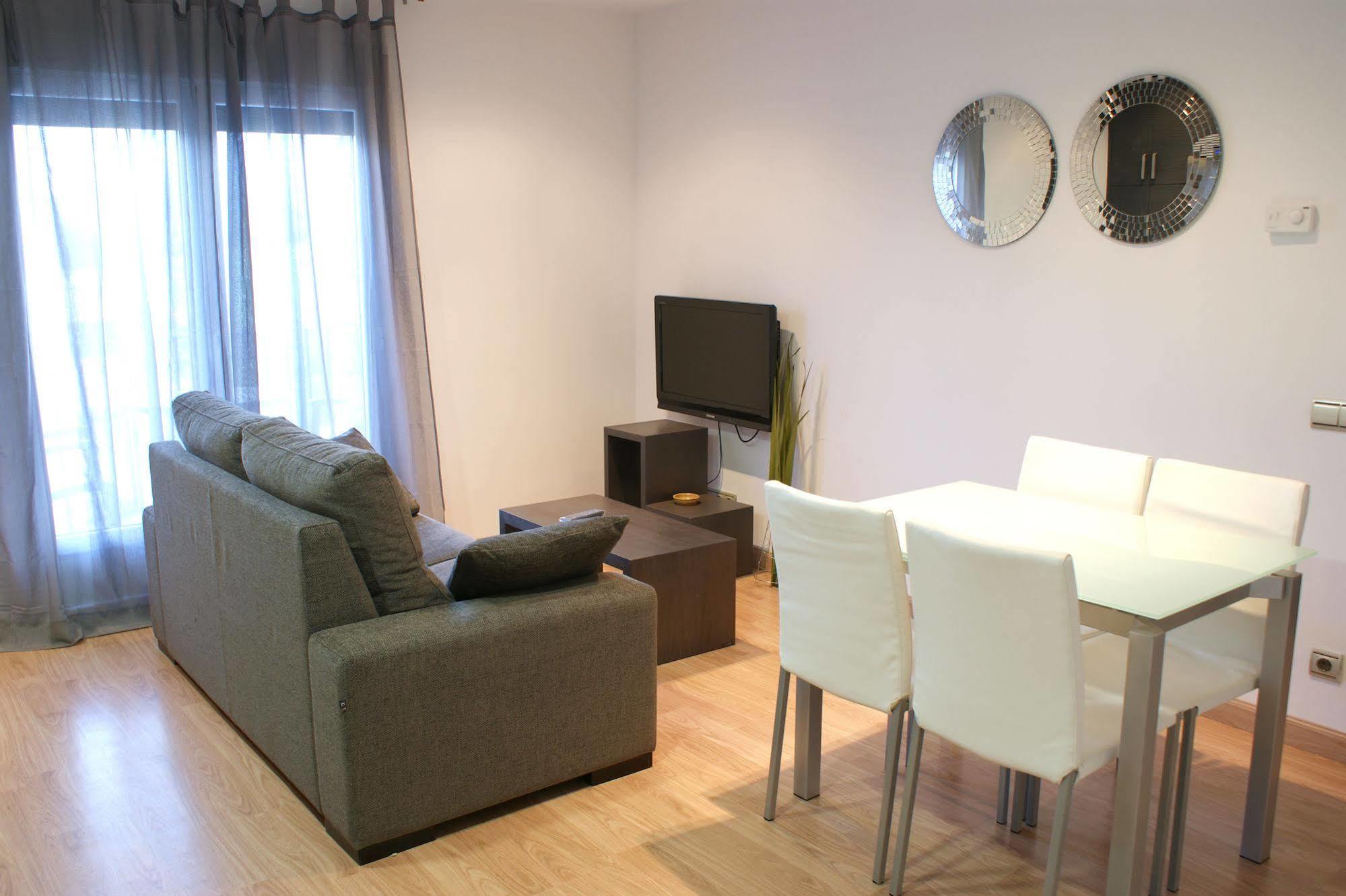 Puerta De Ordesa Garden Apartment Laspuna ภายนอก รูปภาพ